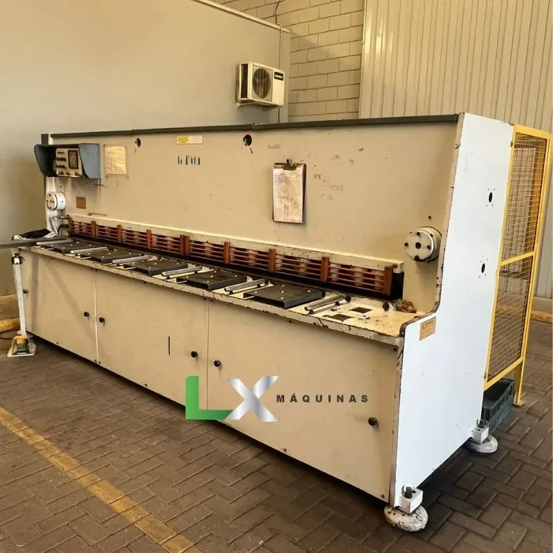 GUILHOTINA HIDRAULICA NC 3000 X 1 (5)