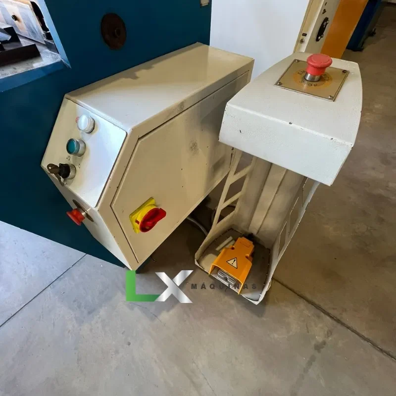 GUILHOTINA MECANICA MEKAN GK 3,2X2000MM - 2014 (1)