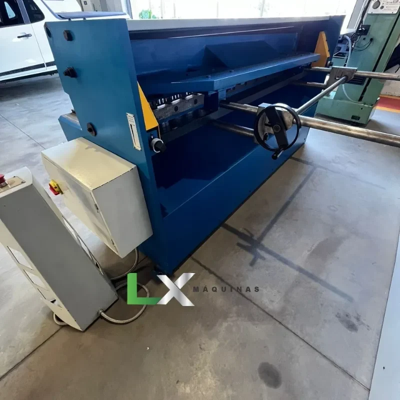 GUILHOTINA MECANICA MEKAN GK 3,2X2000MM - 2014 (2)