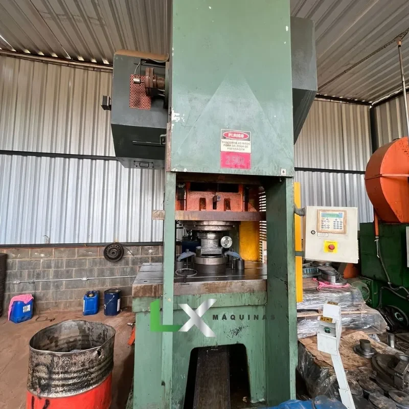 PRENSA EXCENTRICA FREIO E FRICÇÃO MSL 250 TON COM DESBOBINADOR – ANO 2005 (8)