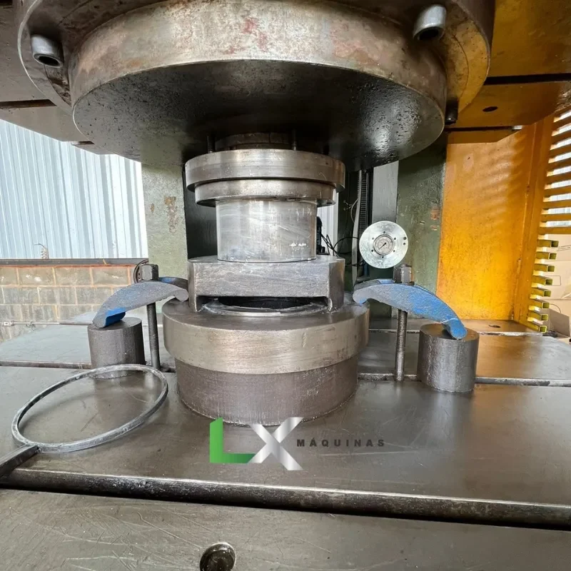 PRENSA EXCENTRICA FREIO E FRICÇÃO MSL 250 TON COM DESBOBINADOR – ANO 2005 (9)