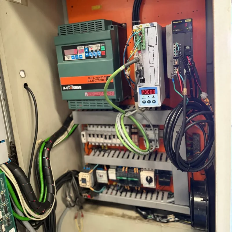 TORNO CNC ROMI CENTUR 20RV – MACH 8 (REFORMADO) (6)