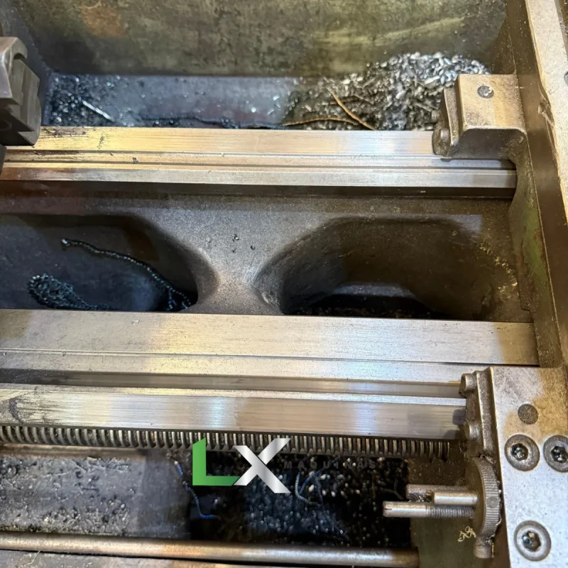 TORNO MECANICO ROMI ID20 X1000 MM (8)_11zon