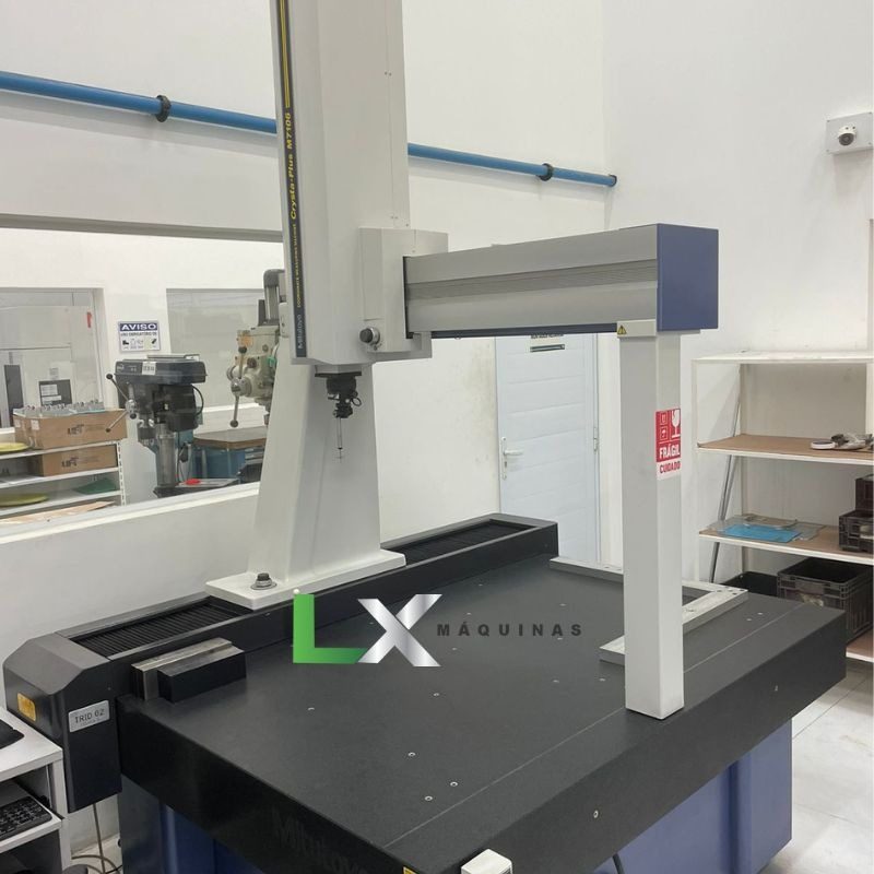 TRIDIMENSIONAL MARCA MITUTOYO CRYSTA PLUS M7106 (4)